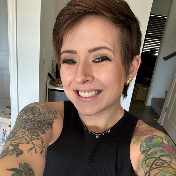 Meet your Posher, Rachel - Picture 3 of 3